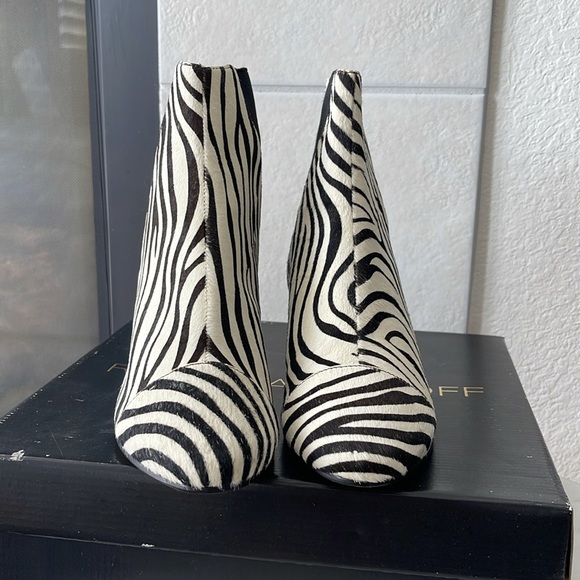 Rebecca Minkoff Zebra Animal Print Low Heel Izettetoo Boots size 10 - Picture 2 of 6